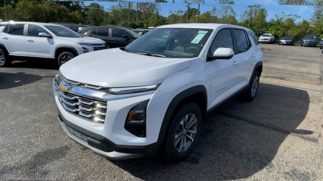 New 2027 Chevrolet Equinox LT w/ Convenience Package II FWD image 6