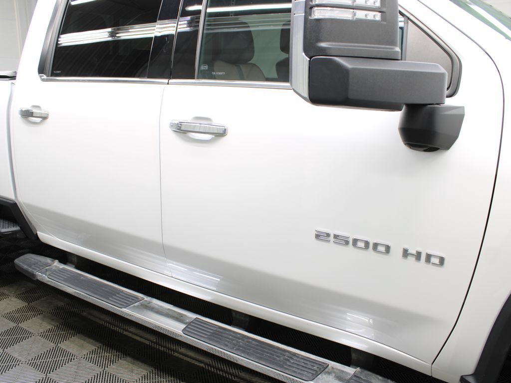 Used 2023 Chevrolet Silverado 2500 High Country AWD/4WD image 40