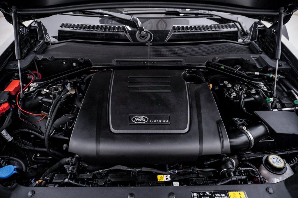 Used 2024 Land Rover Defender 110 S image 31