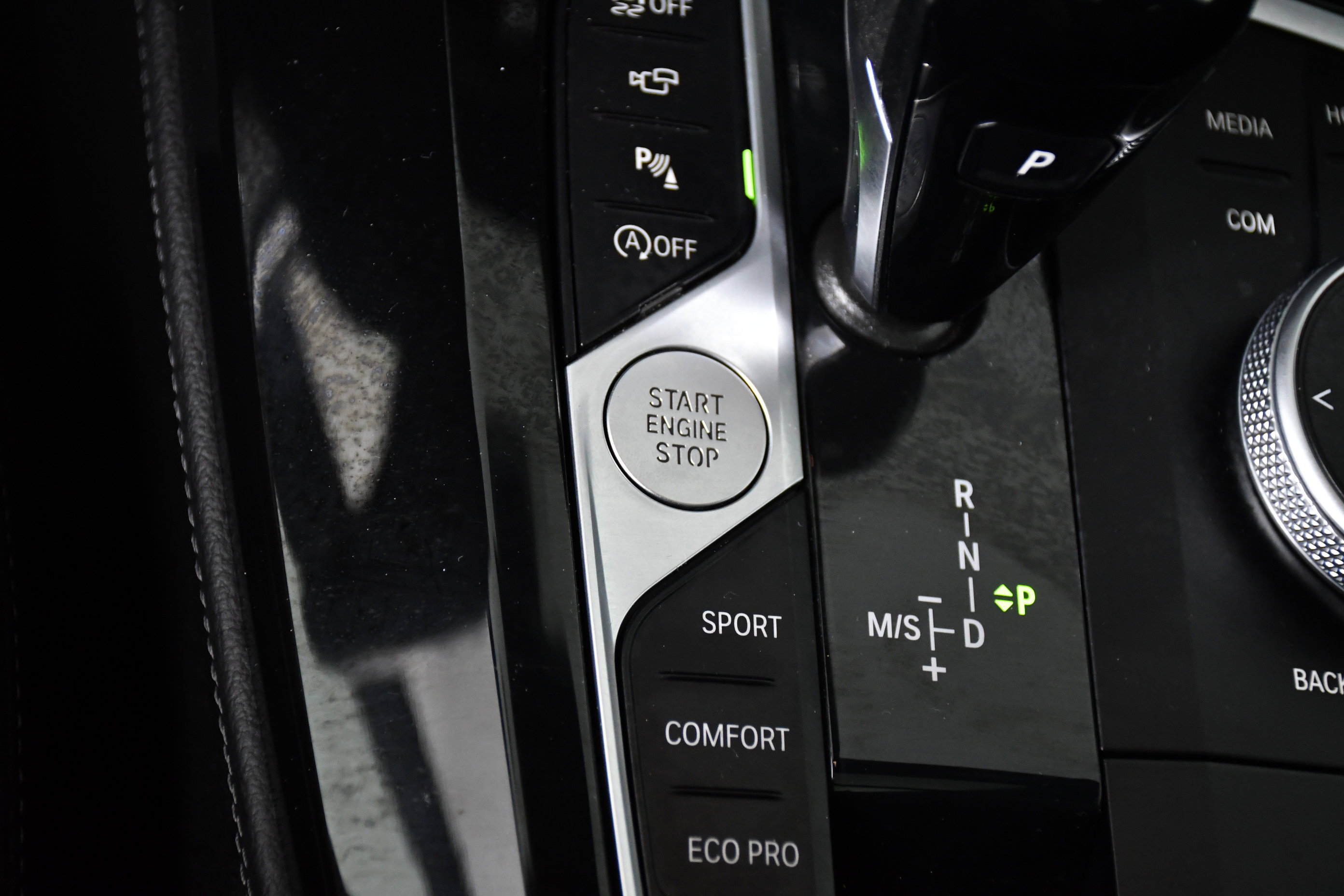 Used 2025 BMW X4 xDrive30i image 19