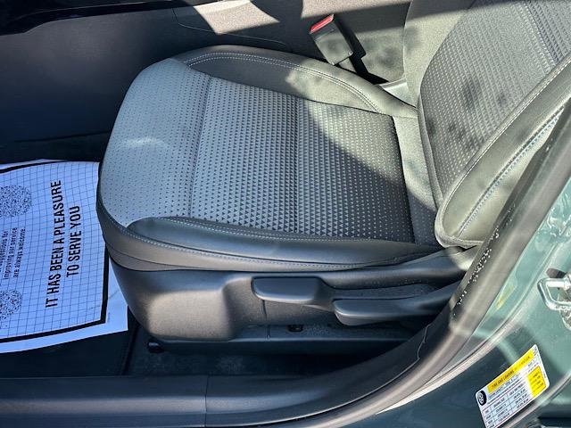 Used 2025 Chevrolet Trax LT w/ Sunroof Package image 15