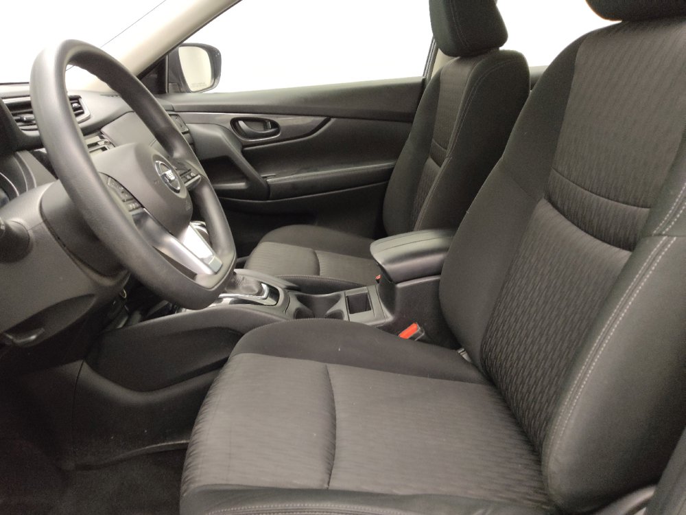Used 2020 Nissan Rogue S FWD image 17