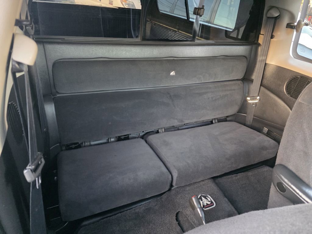 Used 2004 Dodge Dakota SXT w/ Tire & Handling Group image 23