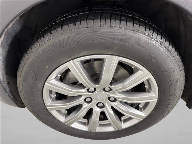 Used 2023 Cadillac XT4 Premium Luxury FWD image 11