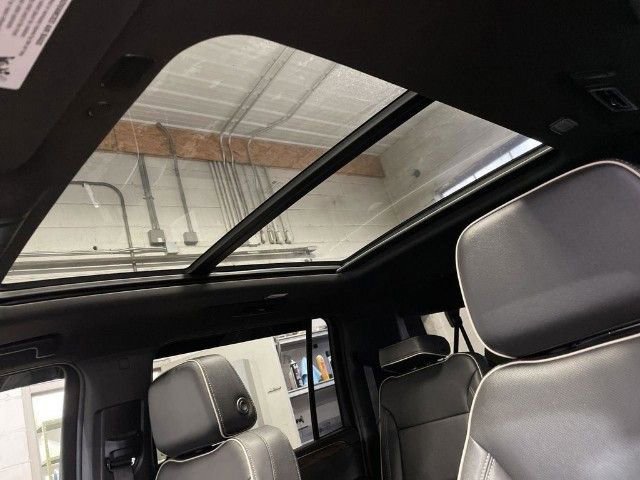 Used 2023 Chevrolet Suburban Premier image 26