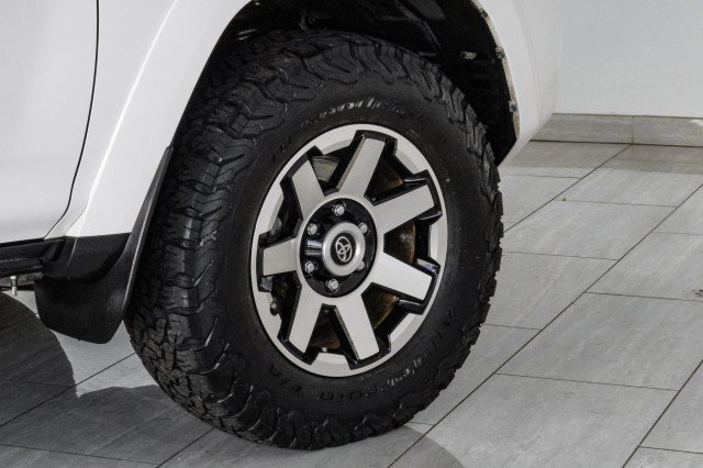 Used 2020 Toyota 4Runner TRD Off-Road AWD/4WD image 60