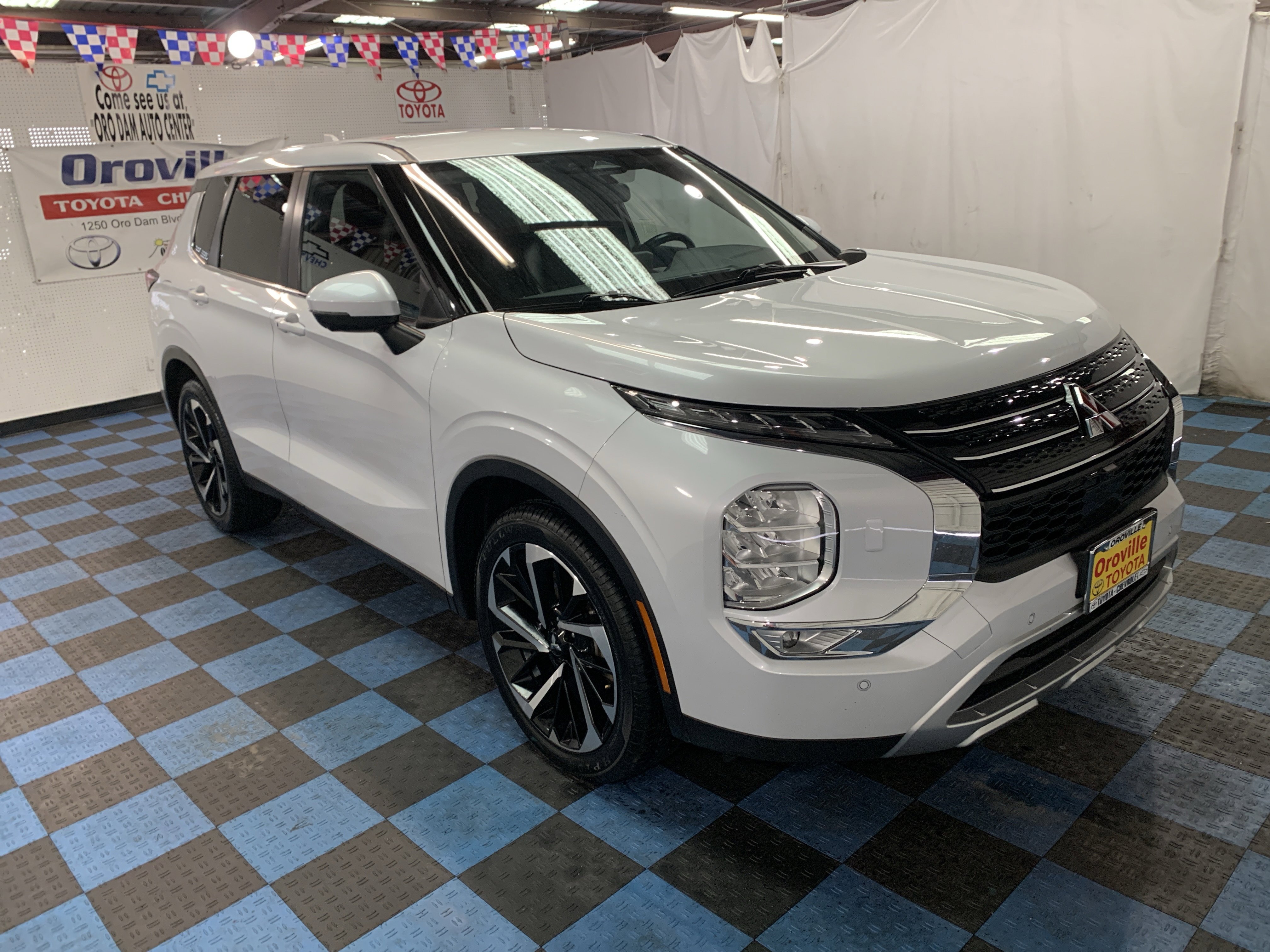 Used 2024 Mitsubishi Outlander Ralliart image 7