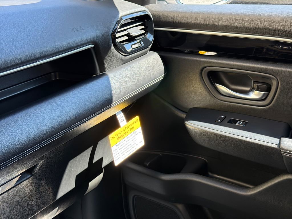 Certified 2025 Honda Pilot Touring image 36