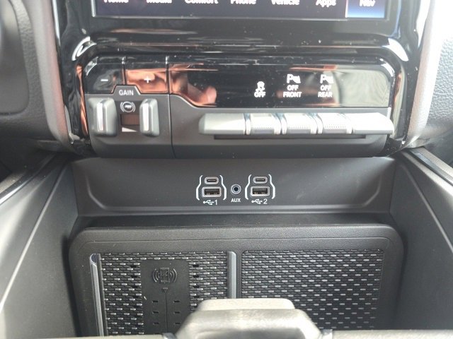 New 2026 RAM 1500 4x4 Crew Cab image 23