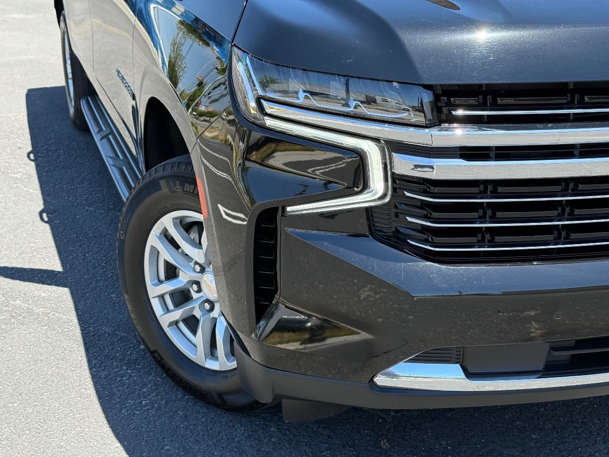 Used 2024 Chevrolet Suburban LT AWD/4WD image 3