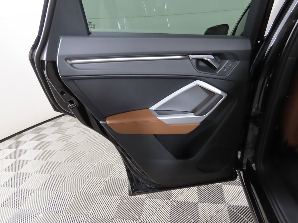 Certified 2025 Audi Q3 2.0T Premium w/ Convenience Package image 26