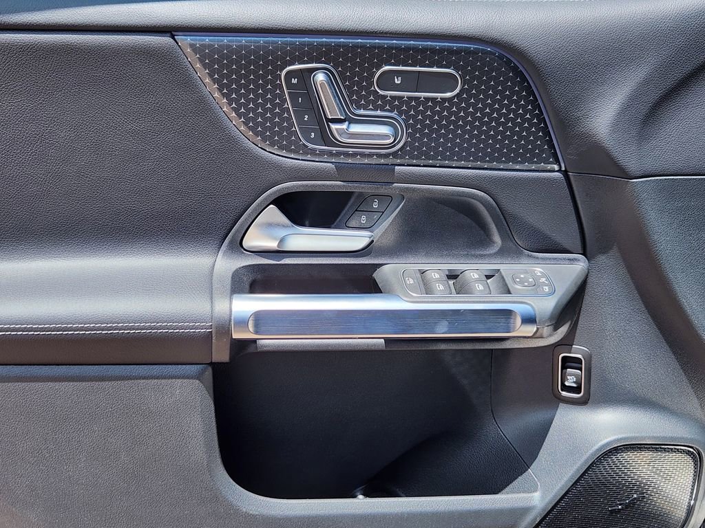 Used 2025 Mercedes-Benz GLB 250 GLB 250 image 22