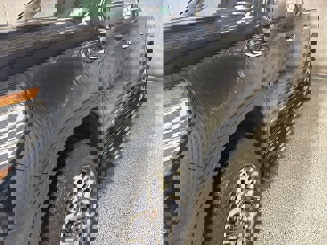 Used 2023 GMC Sierra 1500 SLT w/ SLT Premium Package image 9