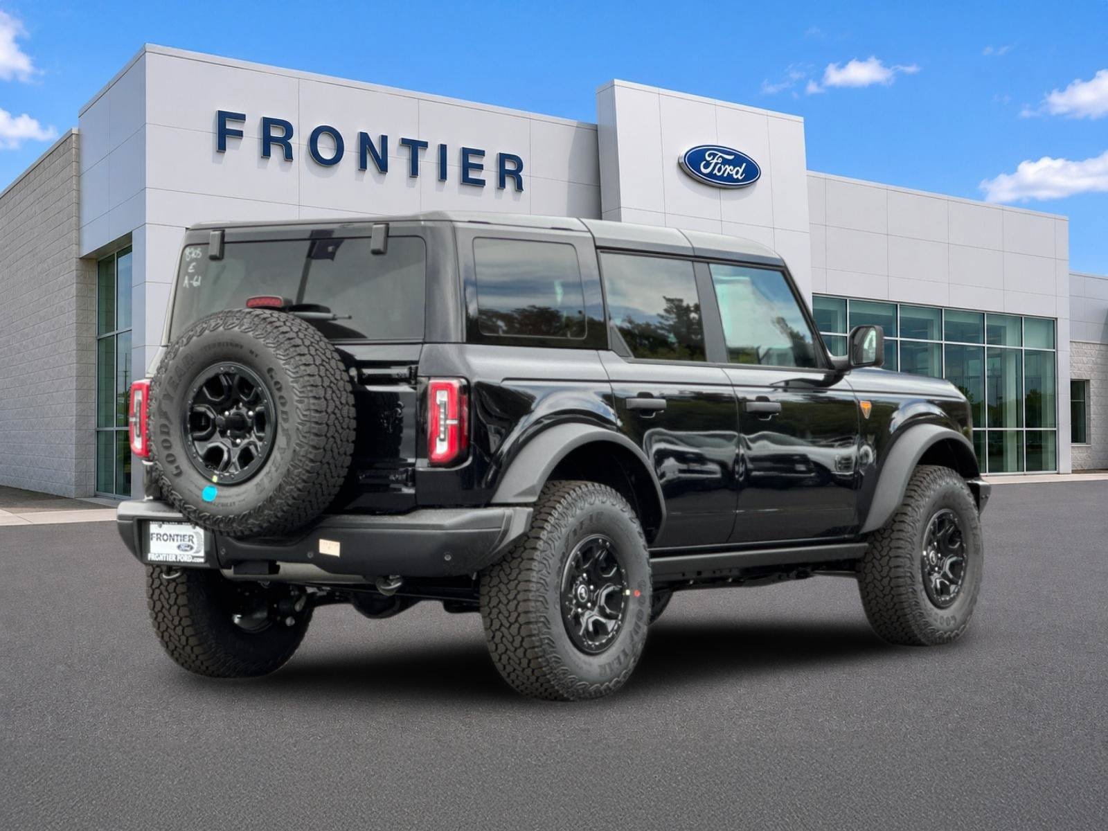 New 2026 Ford Bronco Badlands w/ Wildtrak Package AWD/4WD image 3