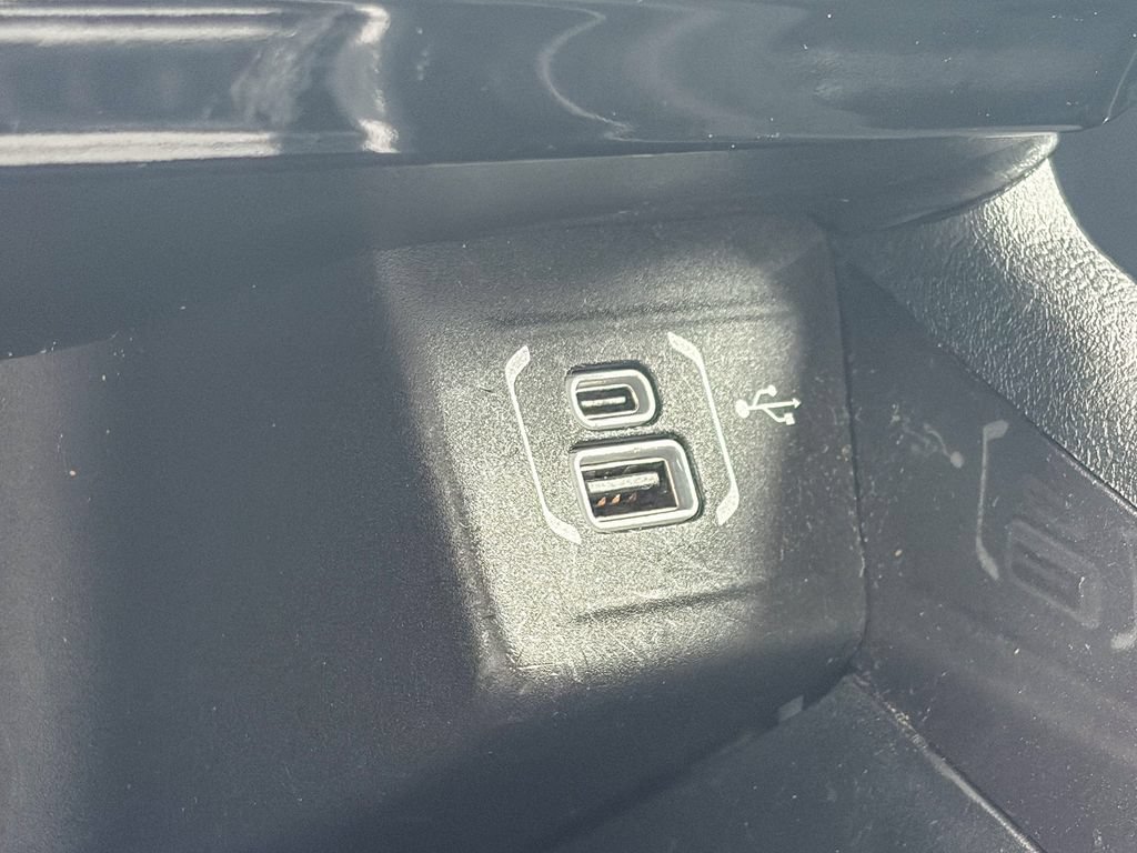 Used 2022 Jeep Compass Latitude FWD image 30