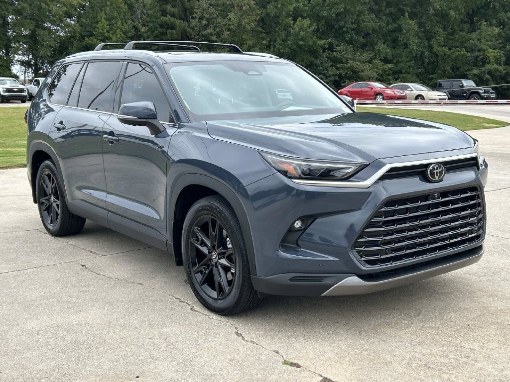 Used 2025 Toyota Grand Highlander AWD image 5