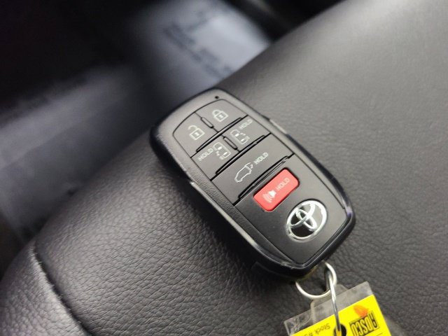 Certified 2026 Toyota Sienna XSE AWD/4WD image 38