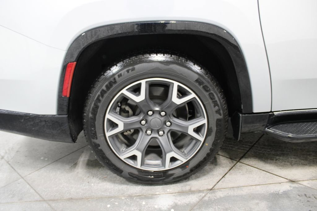 Used 2023 Jeep Wagoneer L Series III w/ Preferred Equipment Group image 44