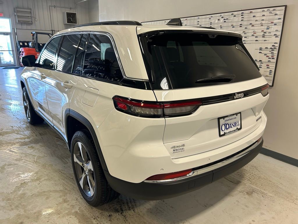 New 2025 Jeep Grand Cherokee Limited w/ Luxury Tech Group II image 28
