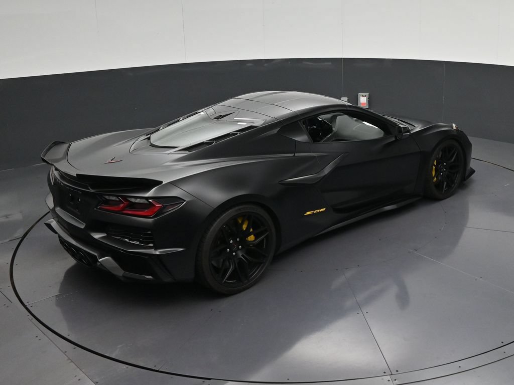 Used 2025 Chevrolet Corvette Z06 RWD image 20
