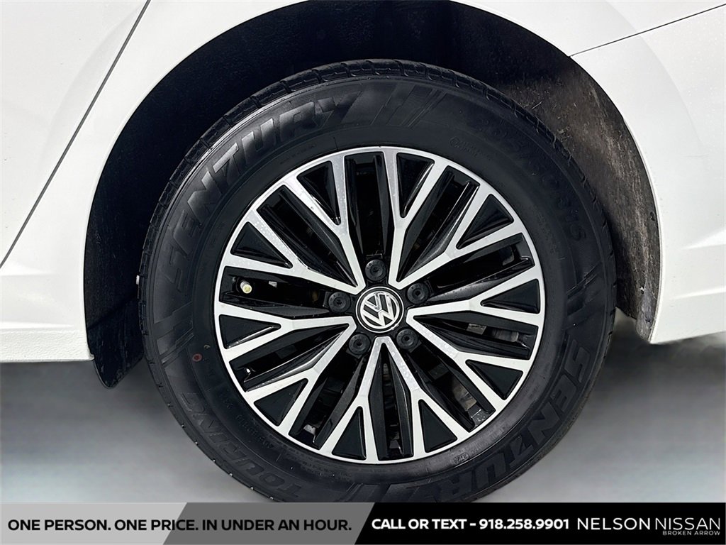 Used 2020 Volkswagen Jetta SE w/ SE Cold Weather Package image 31