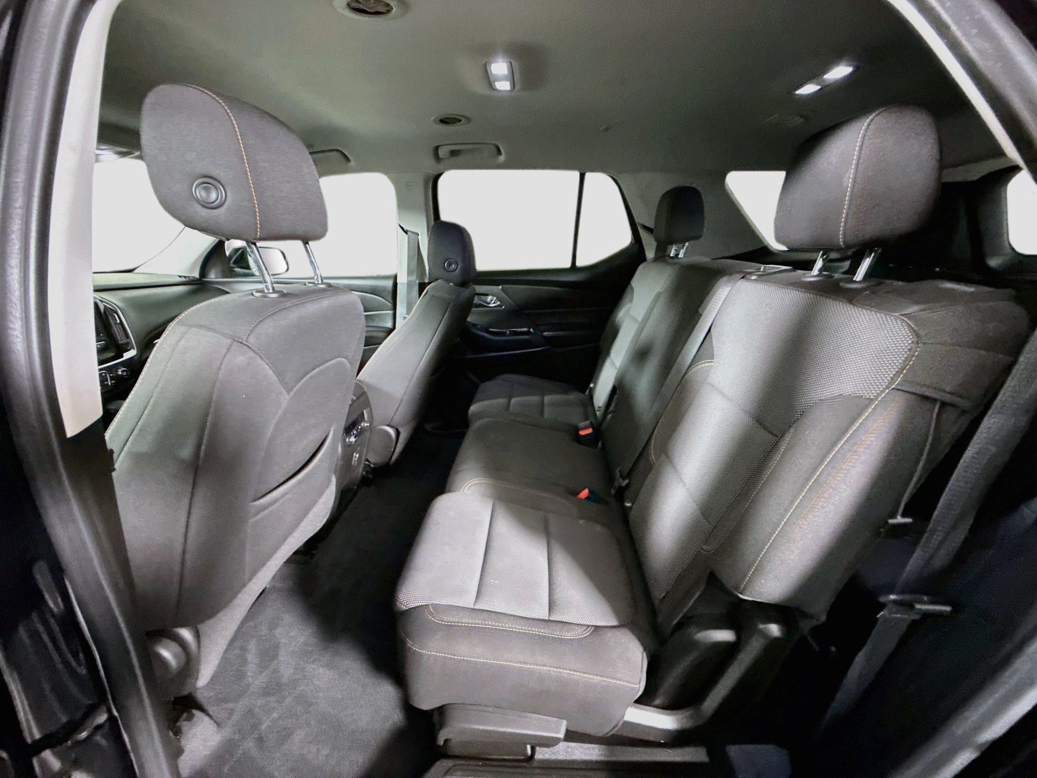 Used 2021 Chevrolet Traverse LS FWD image 25