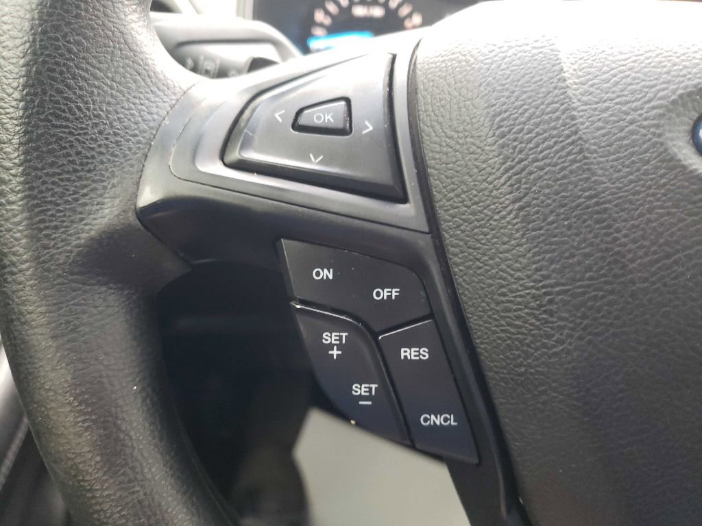 Used 2019 Ford Edge SE image 16