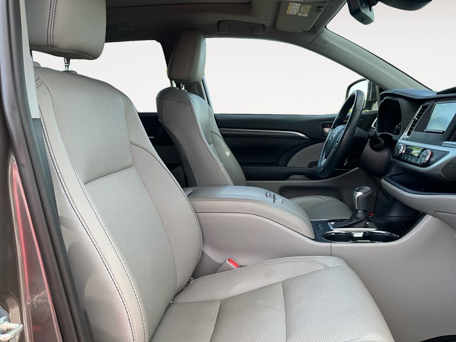 Used 2019 Toyota Highlander Limited Platinum AWD/4WD image 17