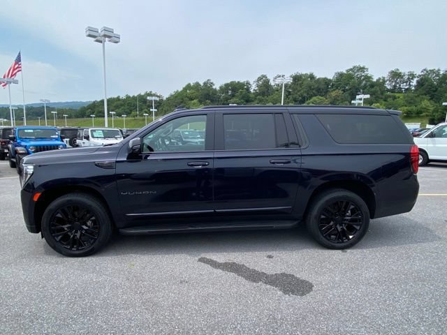 Used 2022 GMC Yukon XL SLT w/ SLT Luxury Package AWD/4WD image 2