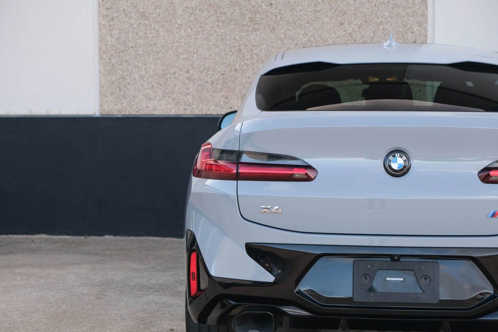 Used 2022 BMW X4 M40i image 16