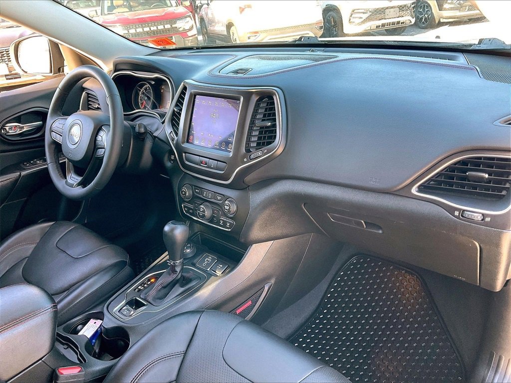 Used 2022 Jeep Cherokee Trailhawk w/ Premium Leather Package image 13