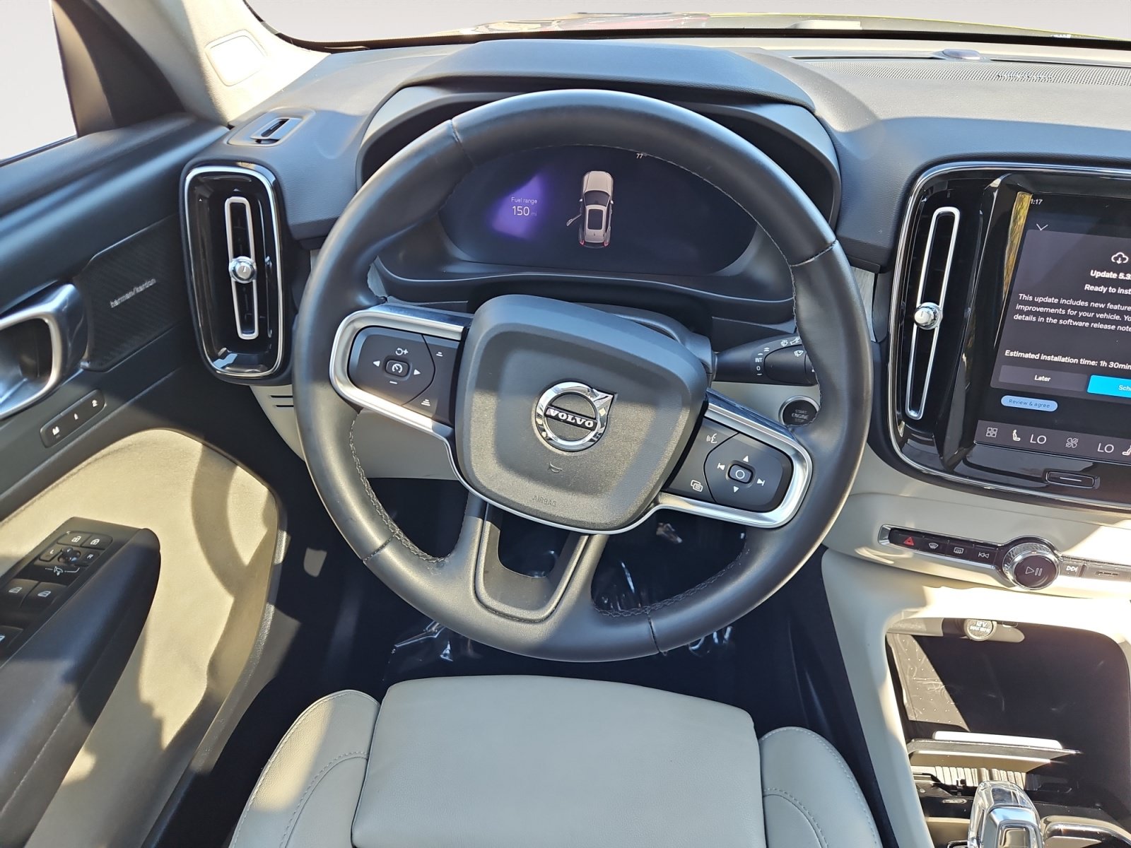 Used 2023 Volvo XC40 B4 Ultimate FWD image 12