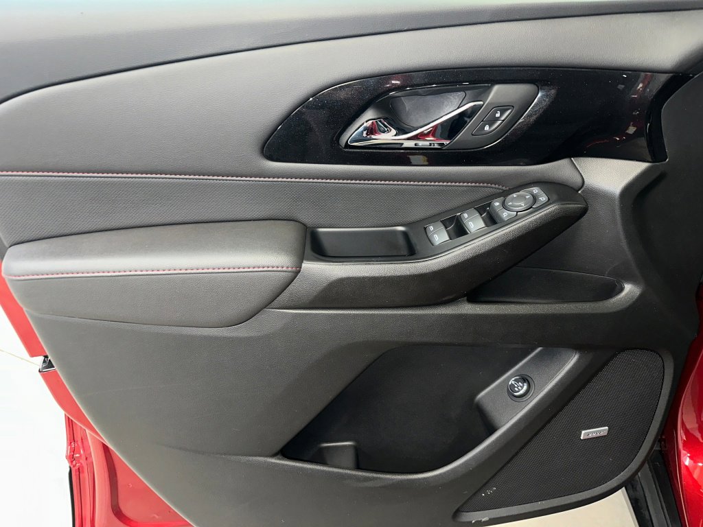 Certified 2023 Chevrolet Traverse RS w/ LPO, Floor Liner Package image 5