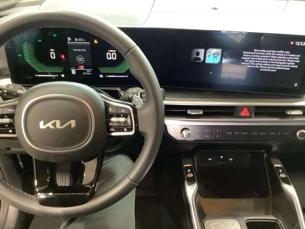 Certified 2025 Kia Sorento EX image 16