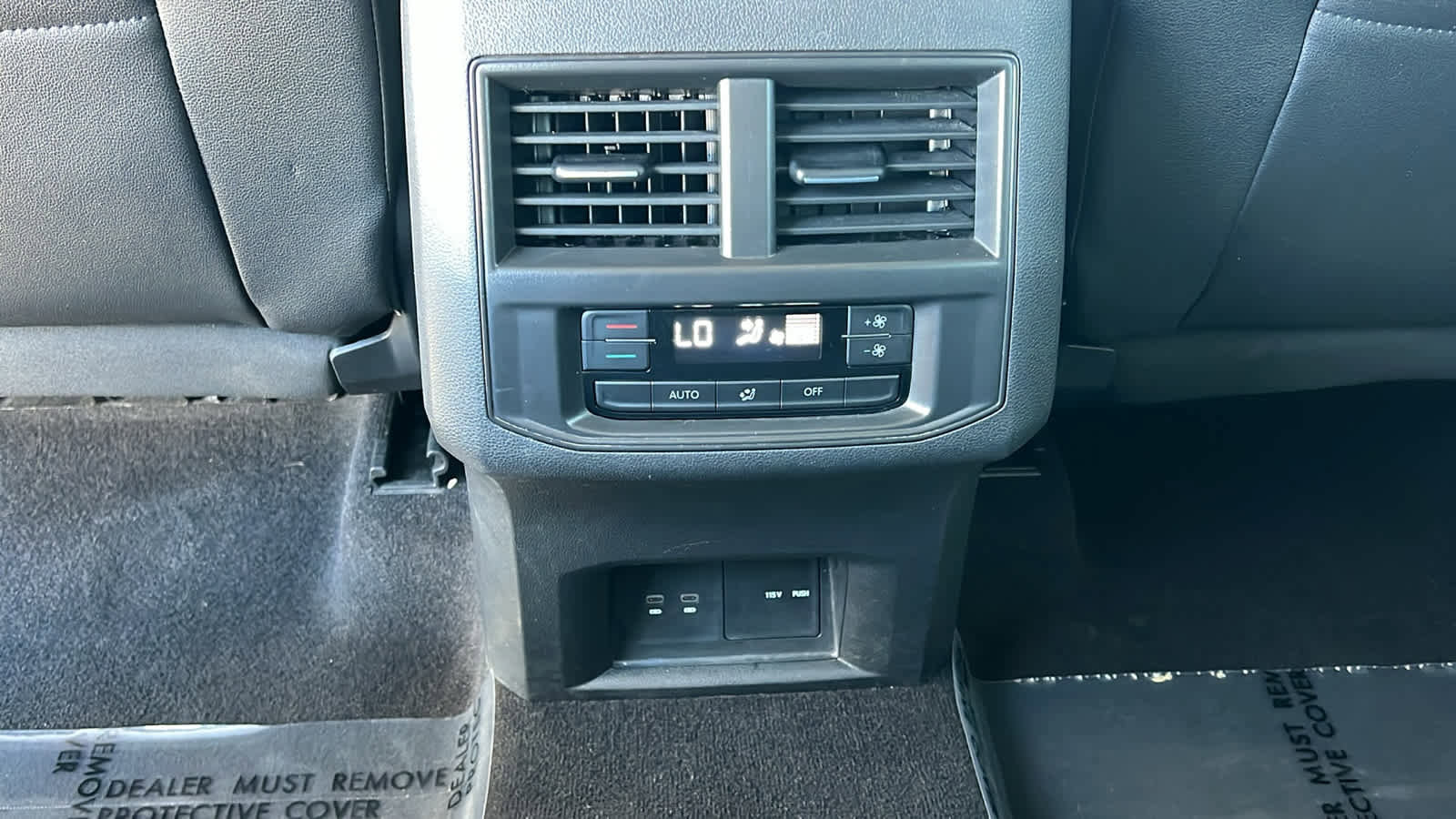 Used 2021 Volkswagen Atlas SE image 25