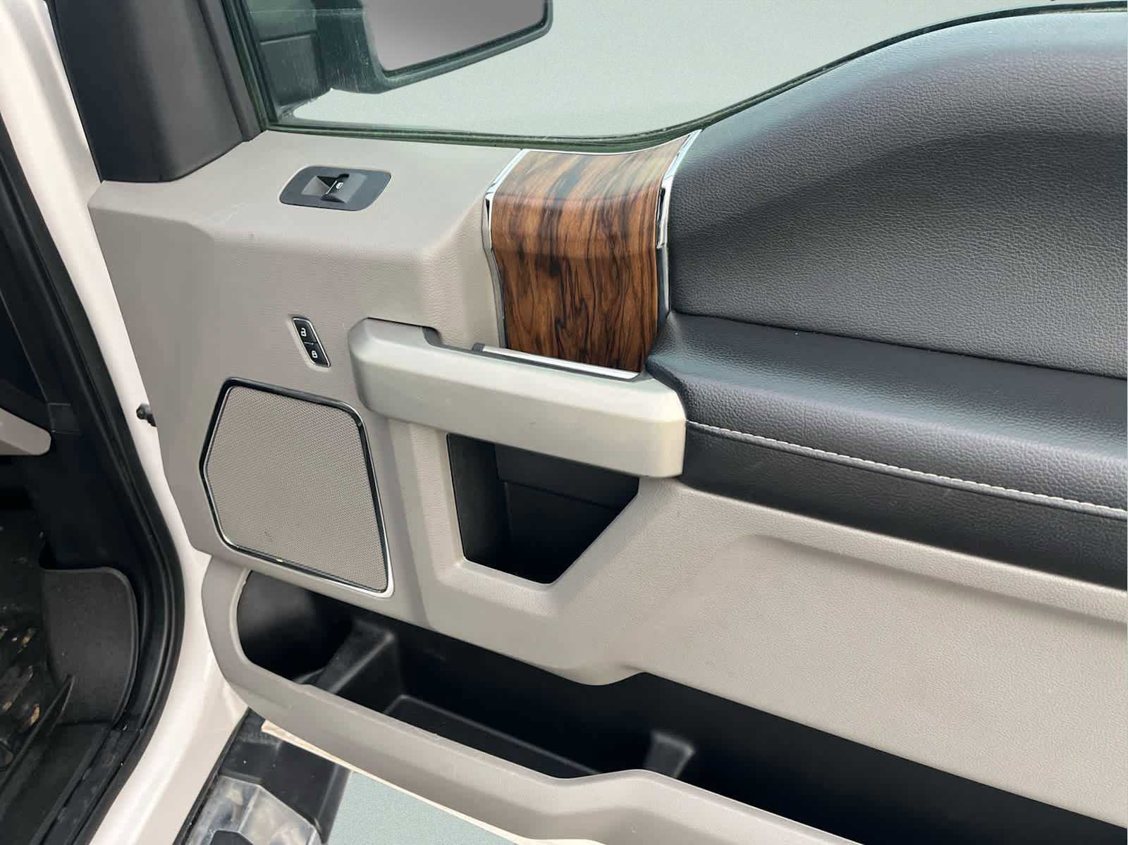 Used 2019 Ford F150 Lariat image 16