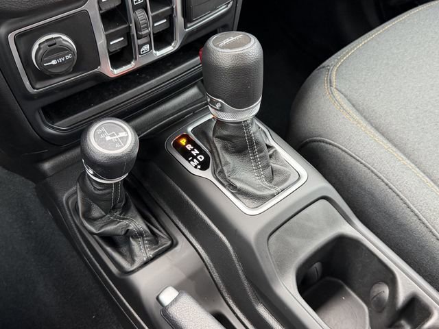 Used 2024 Jeep Gladiator Sport AWD/4WD image 23