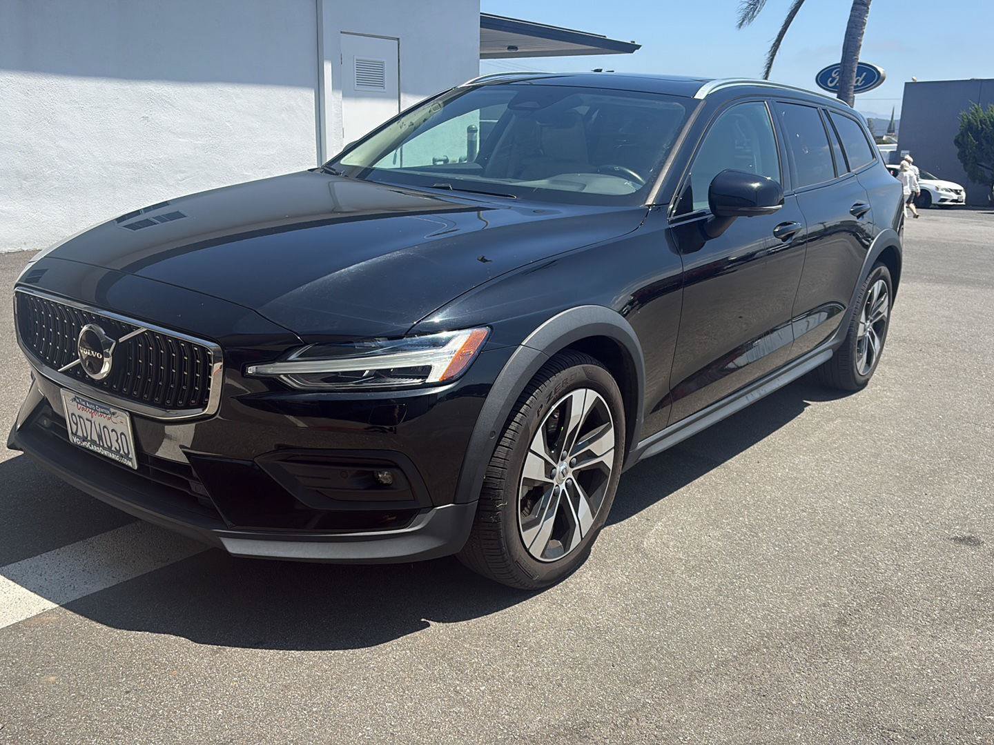 Used 2023 Volvo V60 B5 Cross Country Plus