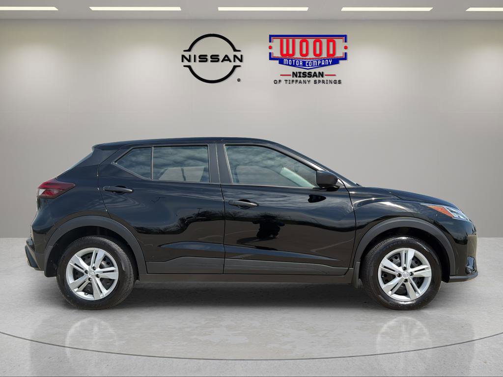 Certified 2025 Nissan Kicks Play S image 2