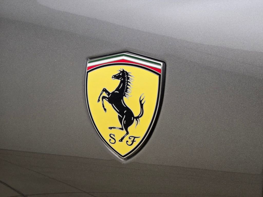Used 2022 Ferrari Roma RWD image 16