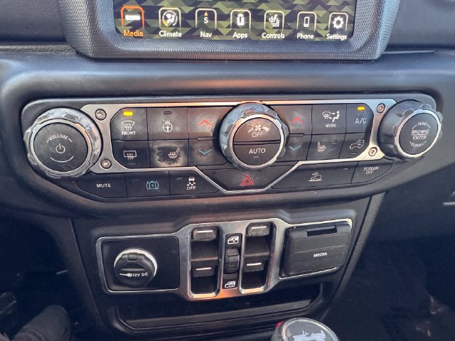 Used 2022 Jeep Wrangler Unlimited Sahara w/ Cold Weather Group AWD/4WD image 36