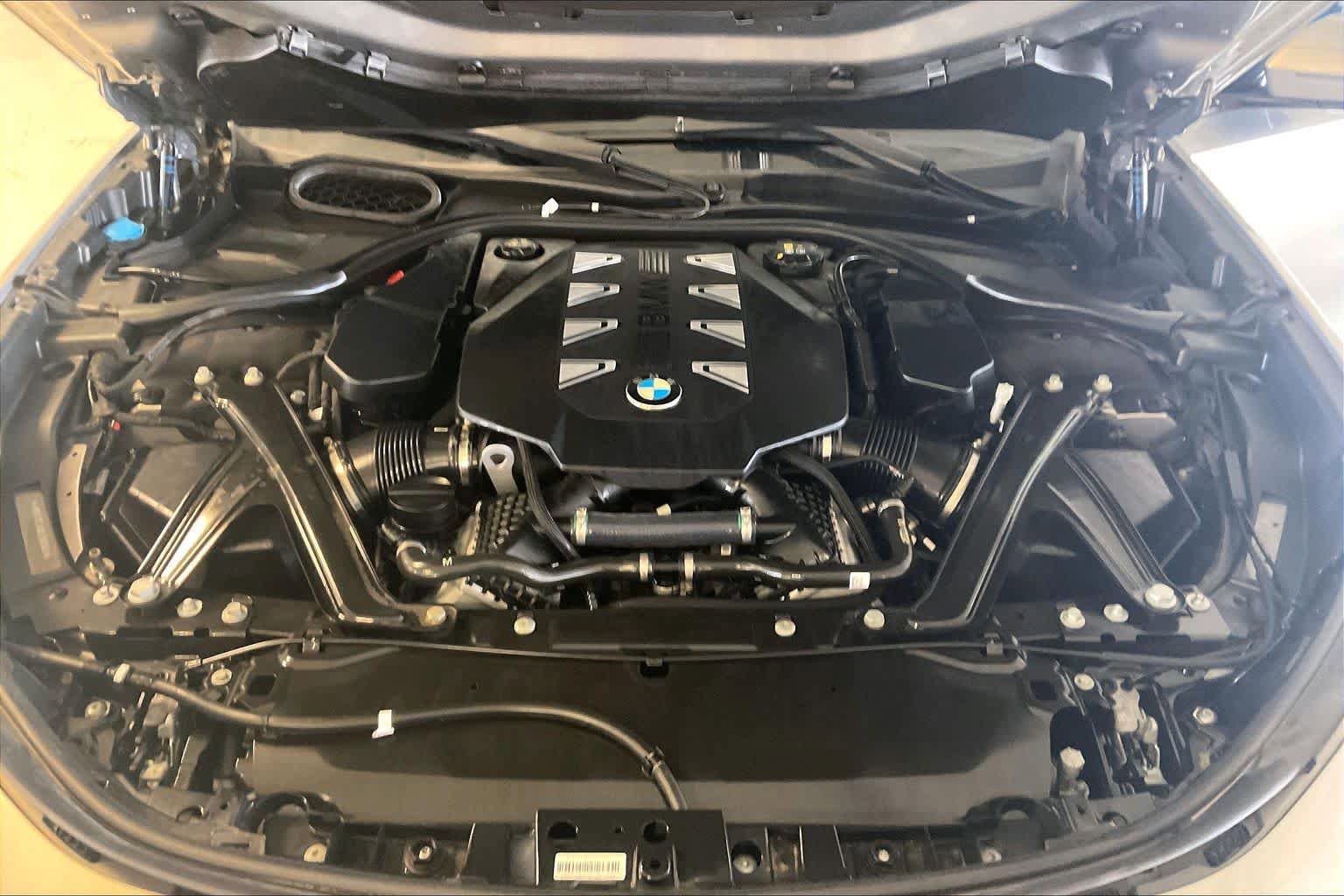 Certified 2024 BMW 760i xDrive AWD/4WD image 28