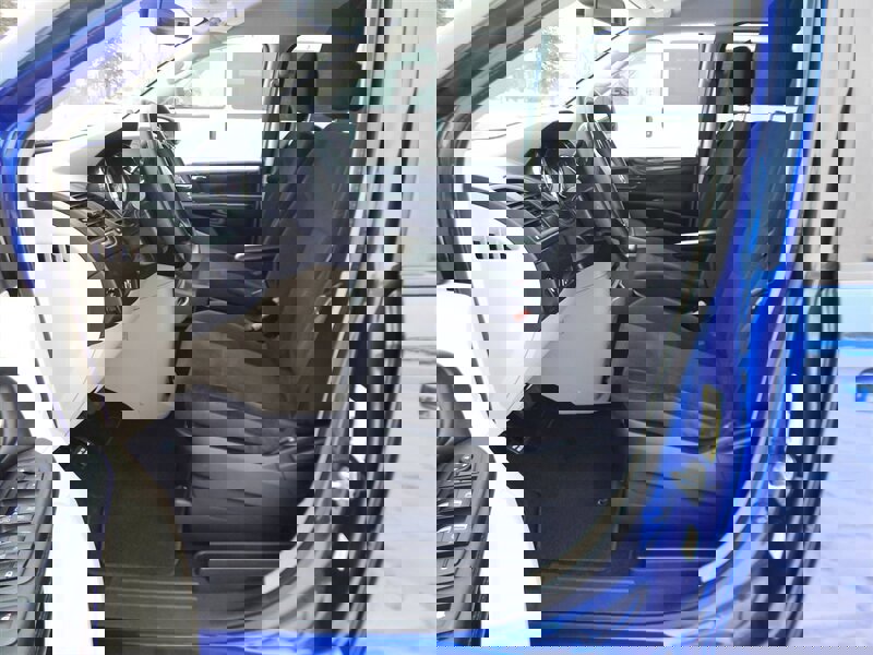 Used 2018 Dodge Grand Caravan SE w/ UConnect Hands-Free Group image 20