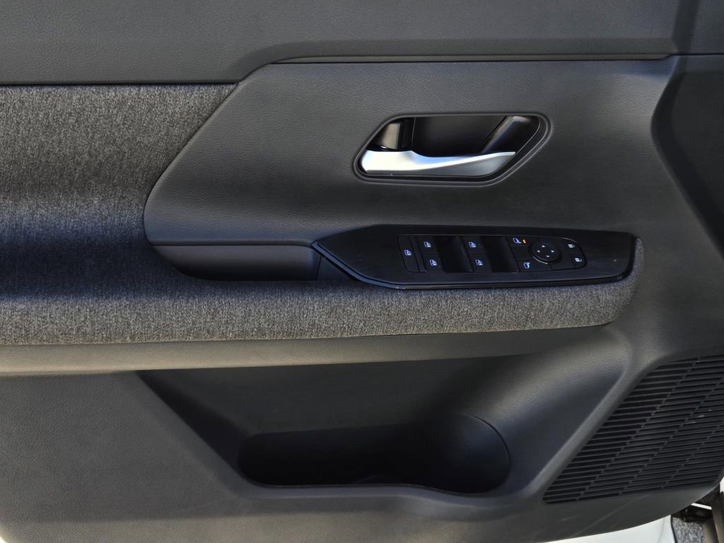 New 2026 Nissan Kicks SV image 17