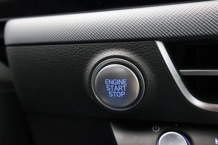 Used 2025 Hyundai Sonata SEL FWD image 28