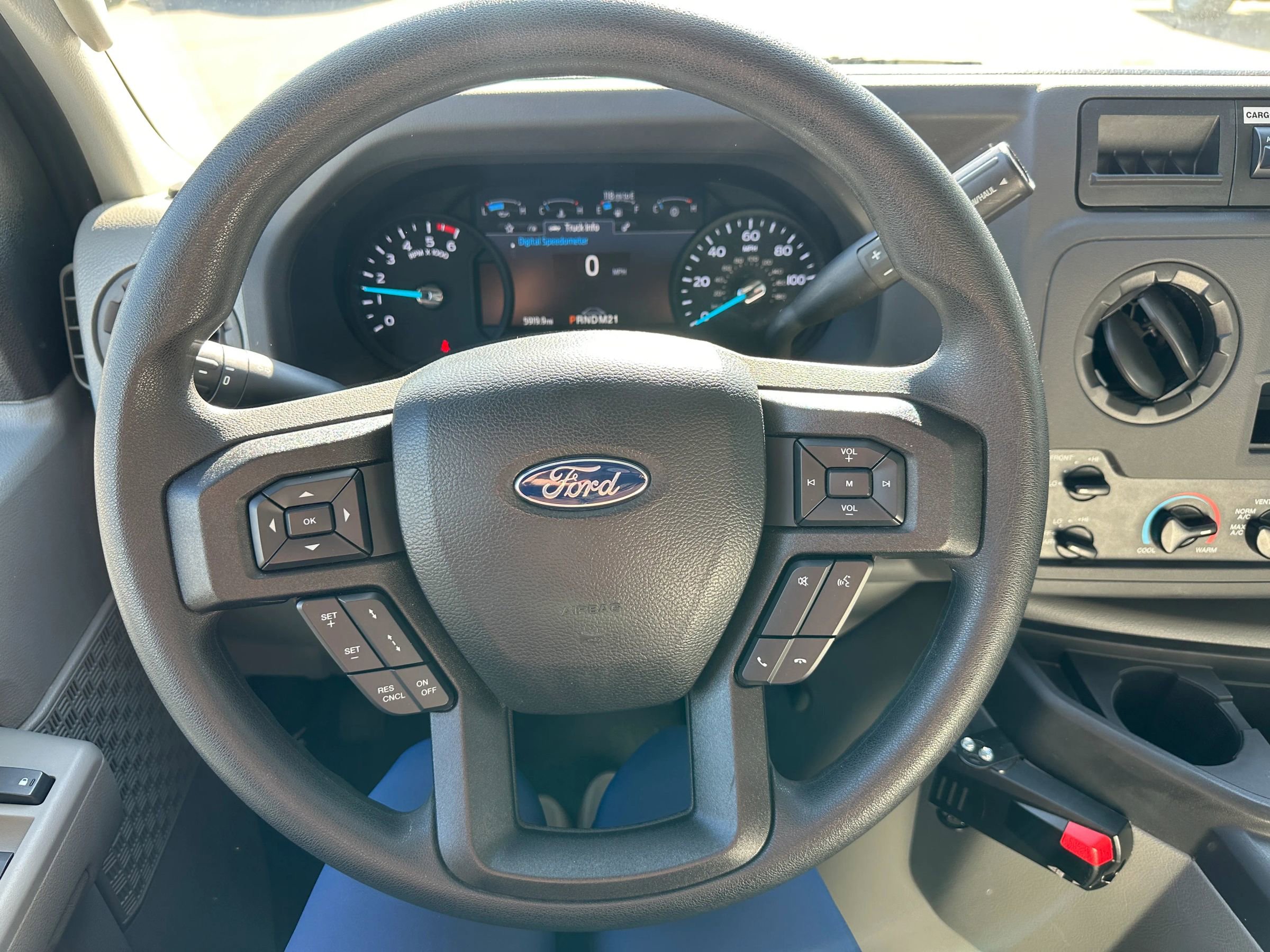 Used 2025 Ford E-450 and Econoline 450 Super Duty w/ Driver's Safety Package RWD image 23
