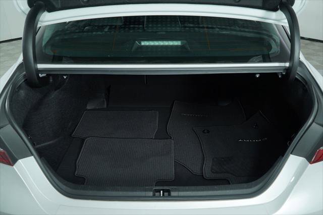 Used 2018 Toyota Camry XSE FWD image 46