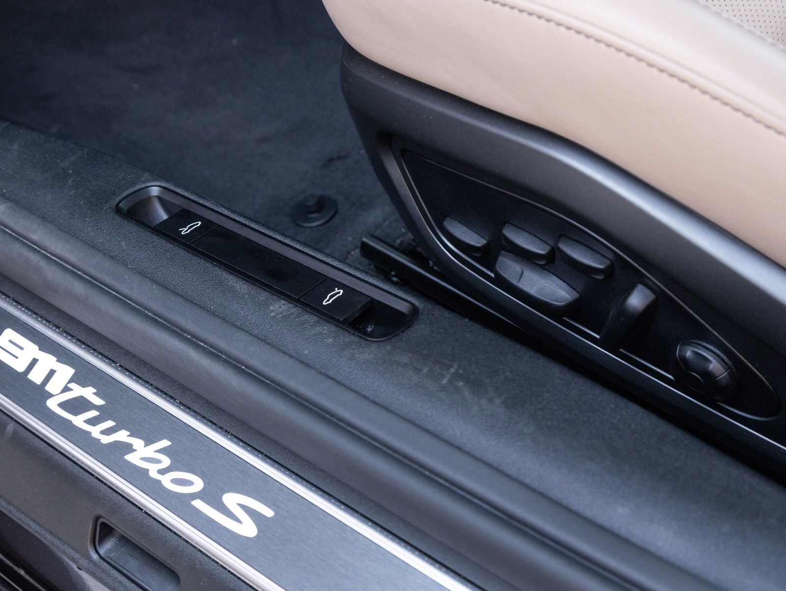 Certified 2024 Porsche 911 Turbo S image 24