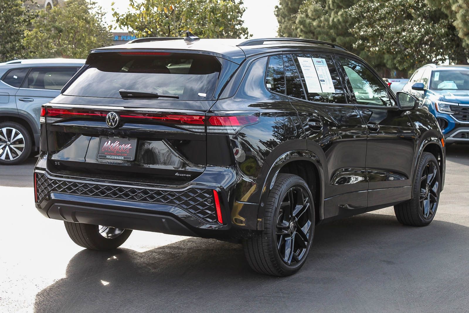 Used 2025 Volkswagen Tiguan SE R-Line AWD/4WD image 6