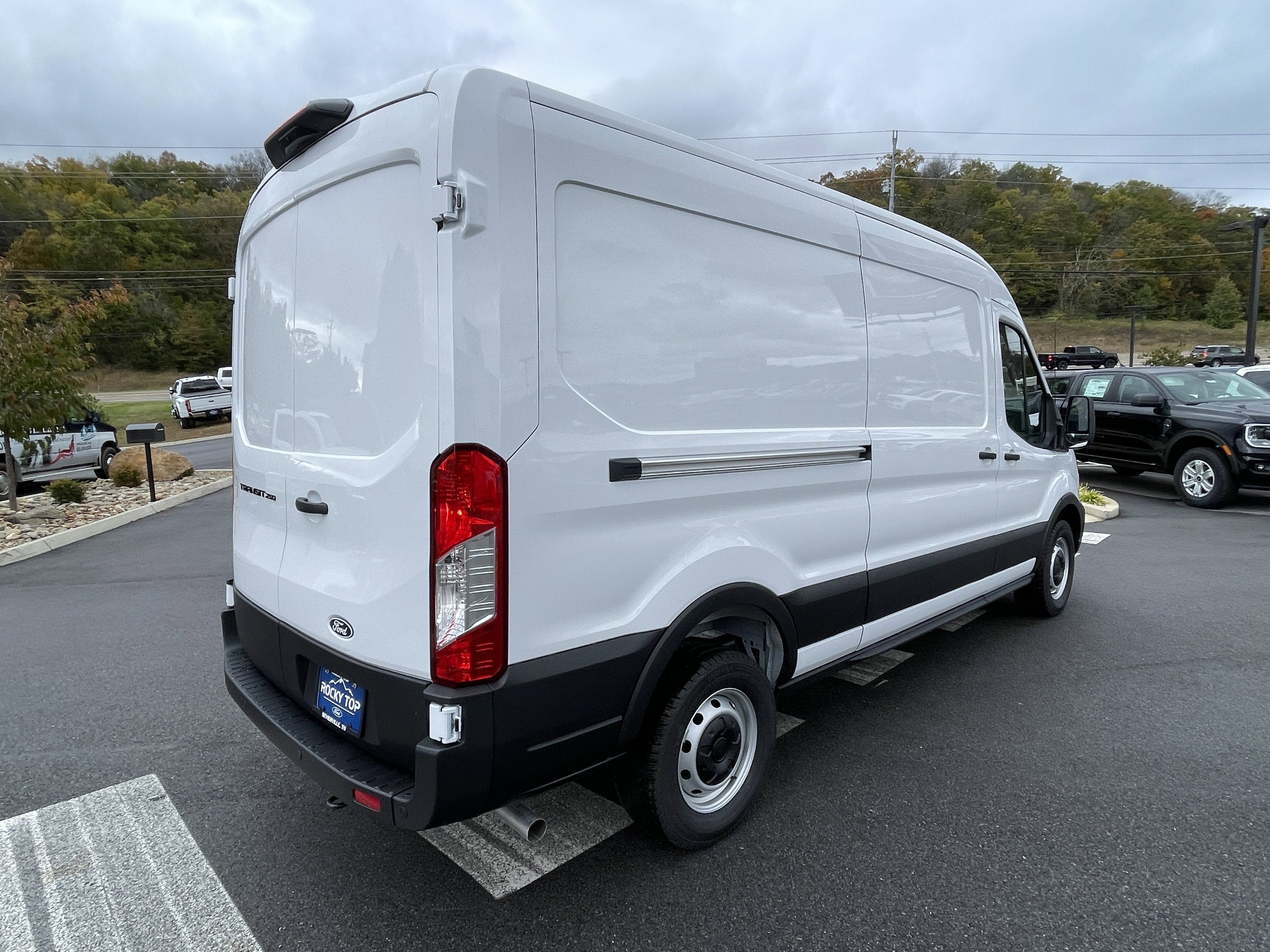 New 2026 Ford Transit 250 148 Medium Roof RWD image 5